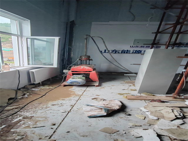 碧江地基基础下沉墙体裂缝加固注浆顶升施工